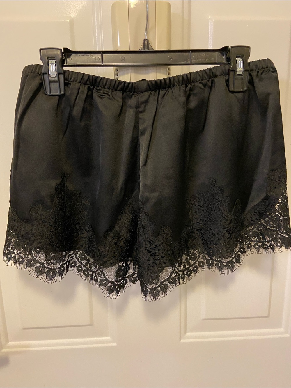 đ¤Black Silky Lace Trim Shortsđ¤ - Picture 3 of 11